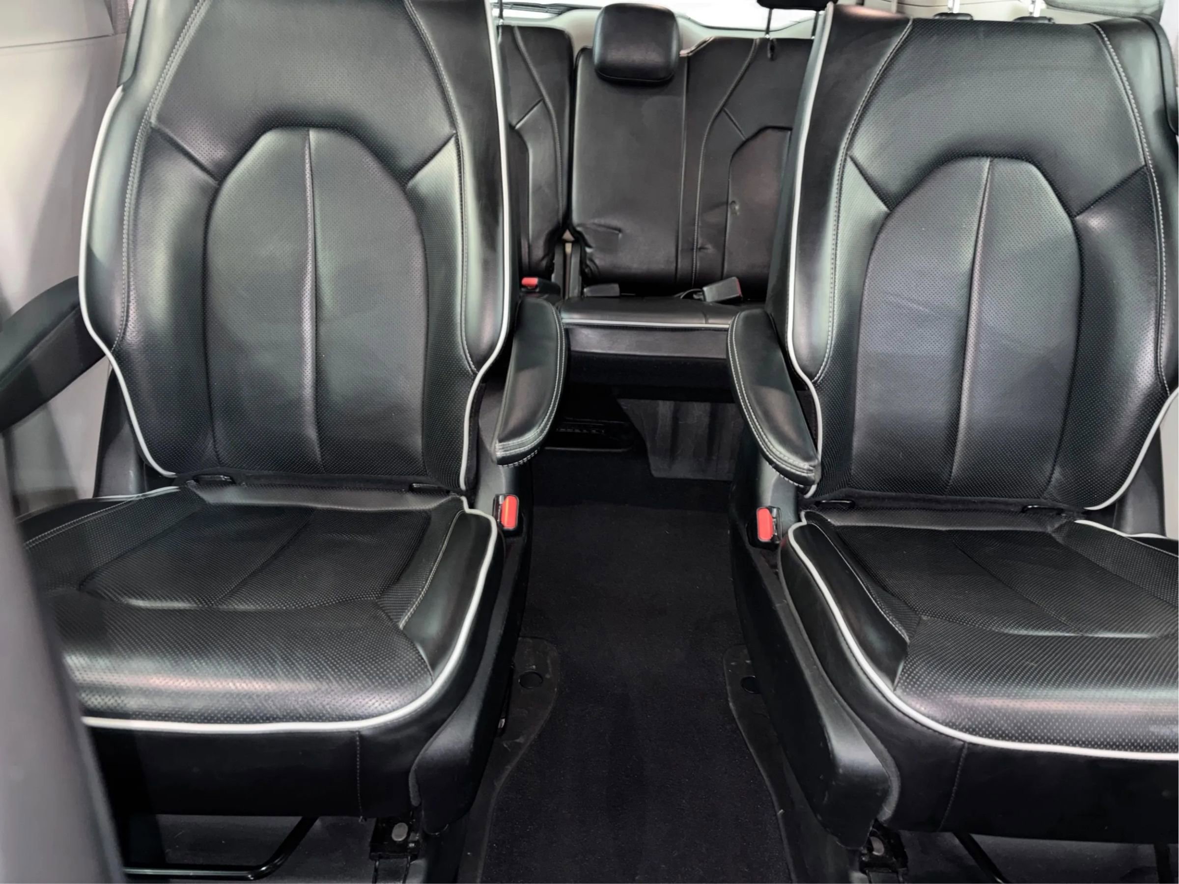 Used 2022 Chrysler Pacifica Limited w/ Uconnect Theater Family Group FWD image 20