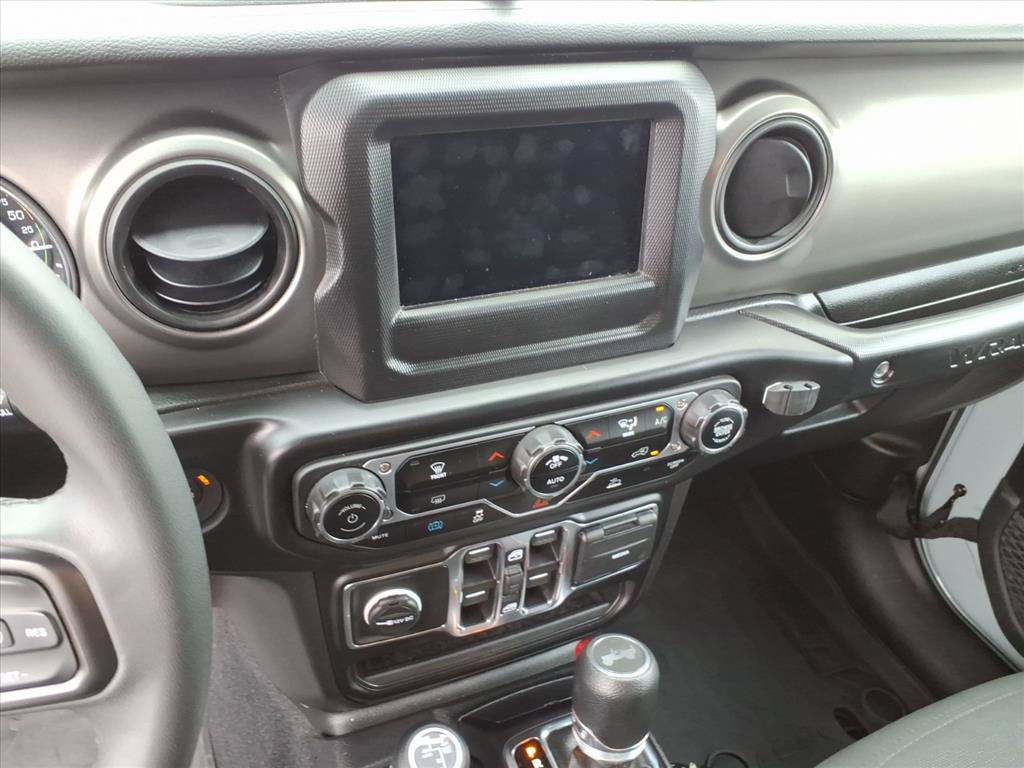 Used 2023 Jeep Wrangler Unlimited w/ Convenience Group AWD/4WD image 28