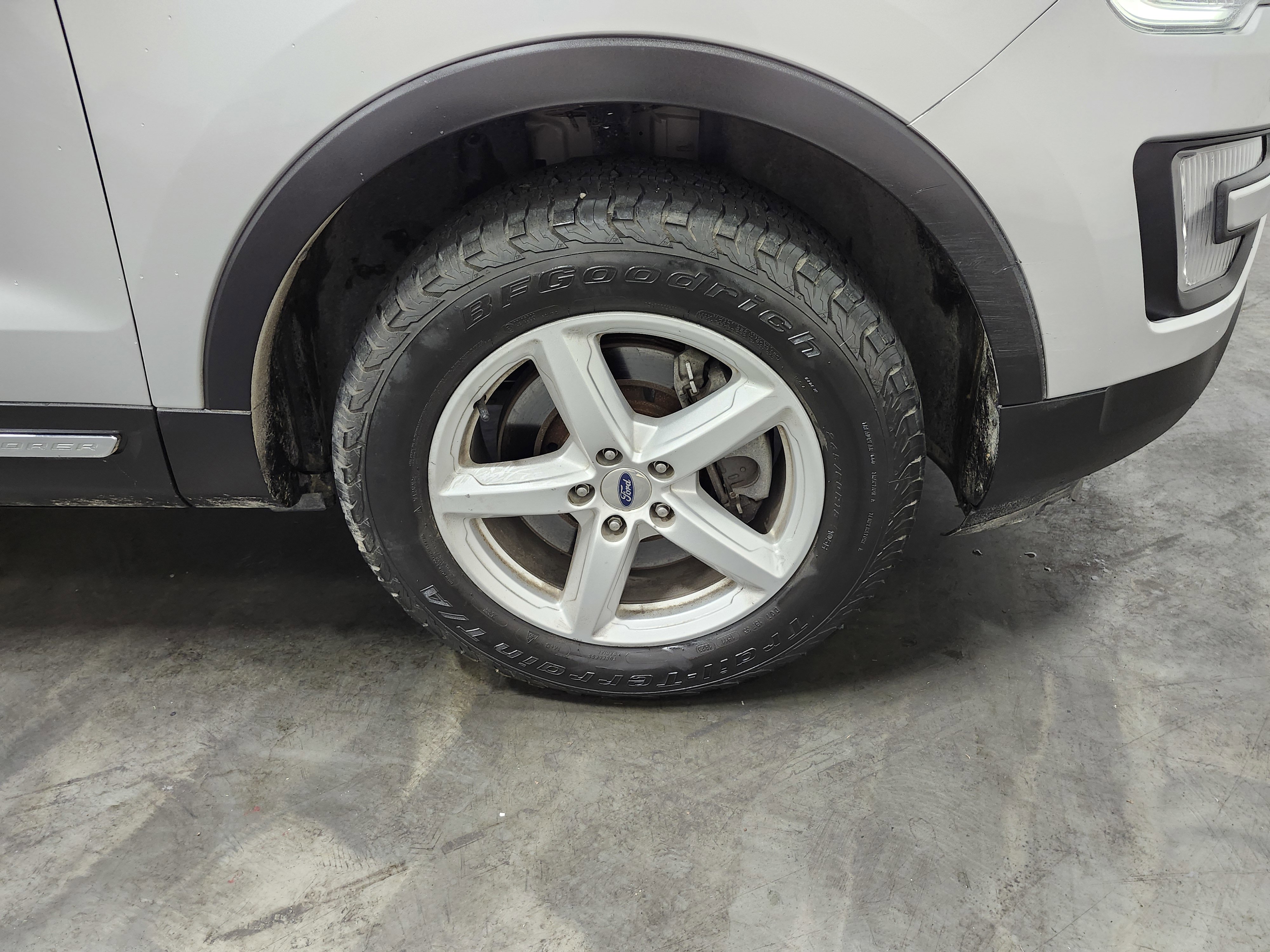 Used 2017 Ford Explorer XLT AWD/4WD image 10