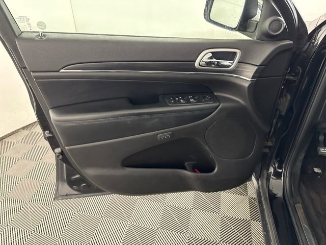 Used 2019 Jeep Grand Cherokee Limited AWD/4WD image 19
