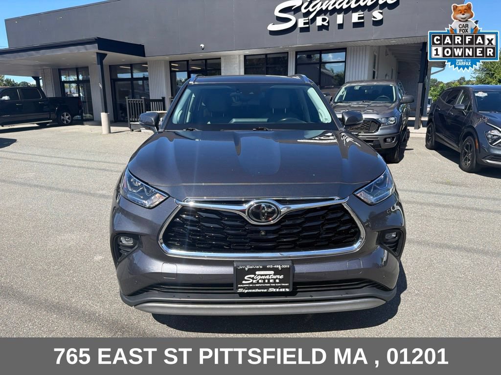 Used 2021 Toyota Highlander Platinum AWD/4WD image 2