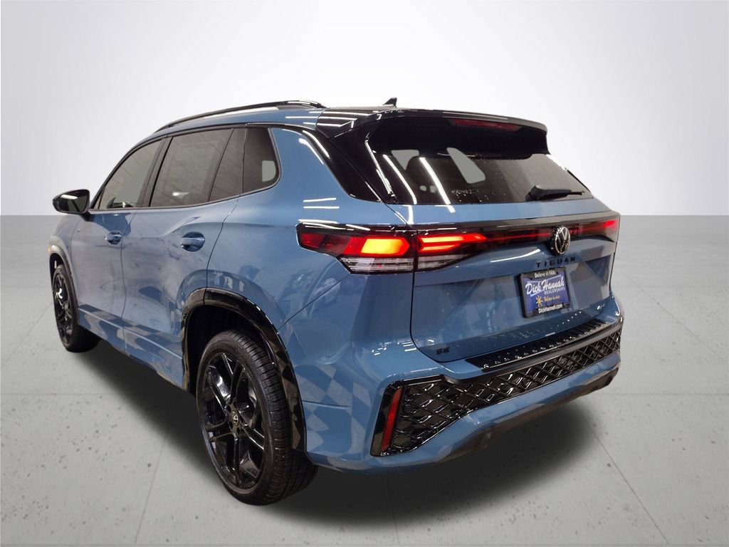 New 2025 Volkswagen Tiguan SE R-Line image 10