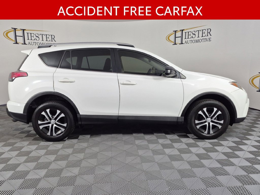 Used 2016 Toyota RAV4 LE FWD image 3