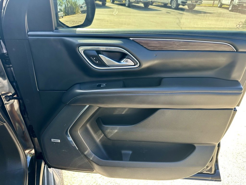 Used 2021 Chevrolet Suburban LT image 34