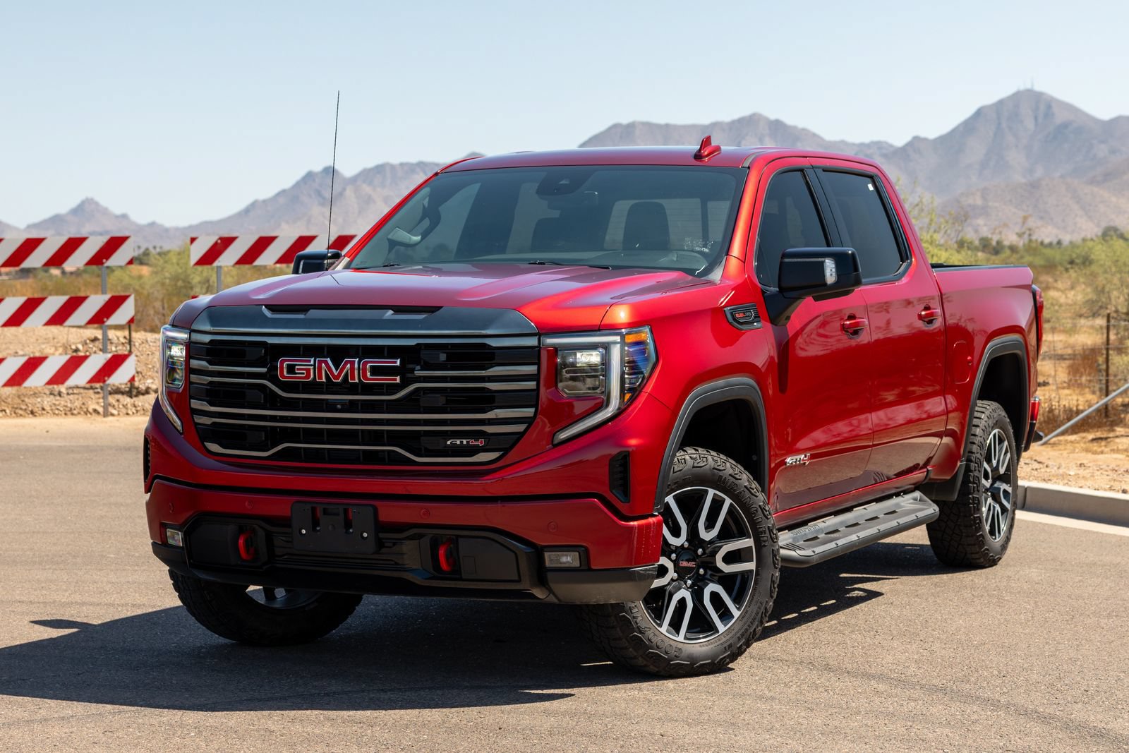 Used 2023 GMC Sierra 1500 AT4 w/ AT4 Preferred Package AWD/4WD image 4