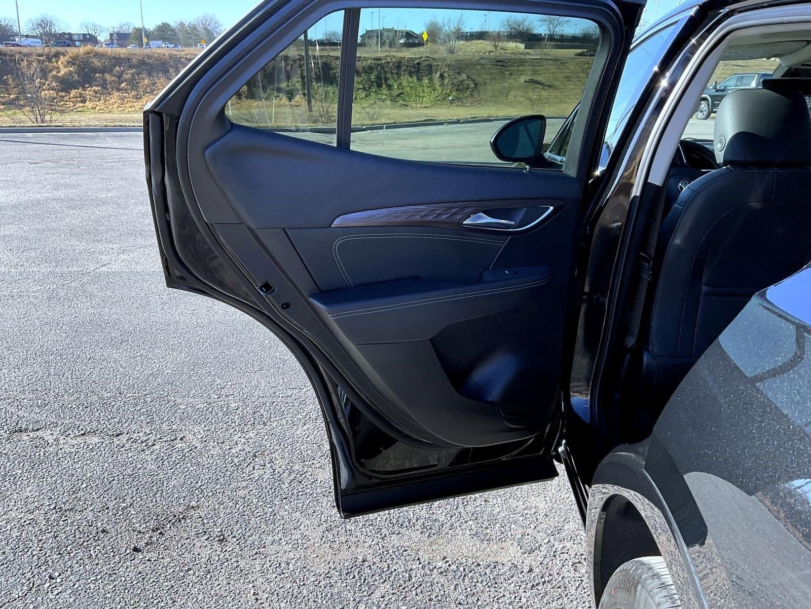 Certified 2023 Buick Envision Avenir image 25