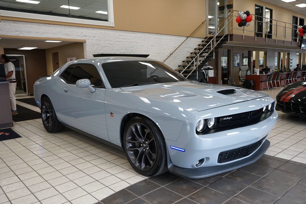 Used 2022 Dodge Challenger R/T Scat Pack RWD image 25