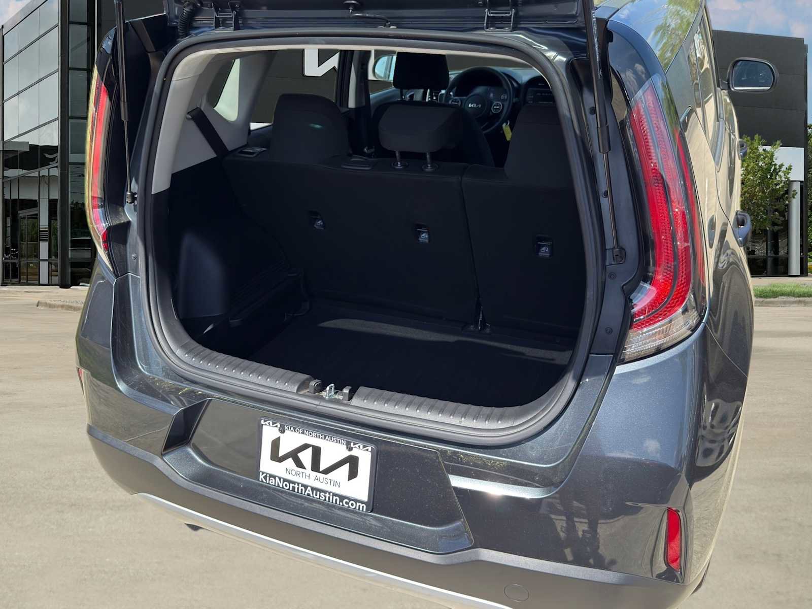 Certified 2023 Kia Soul LX w/ LX Technology Package image 8