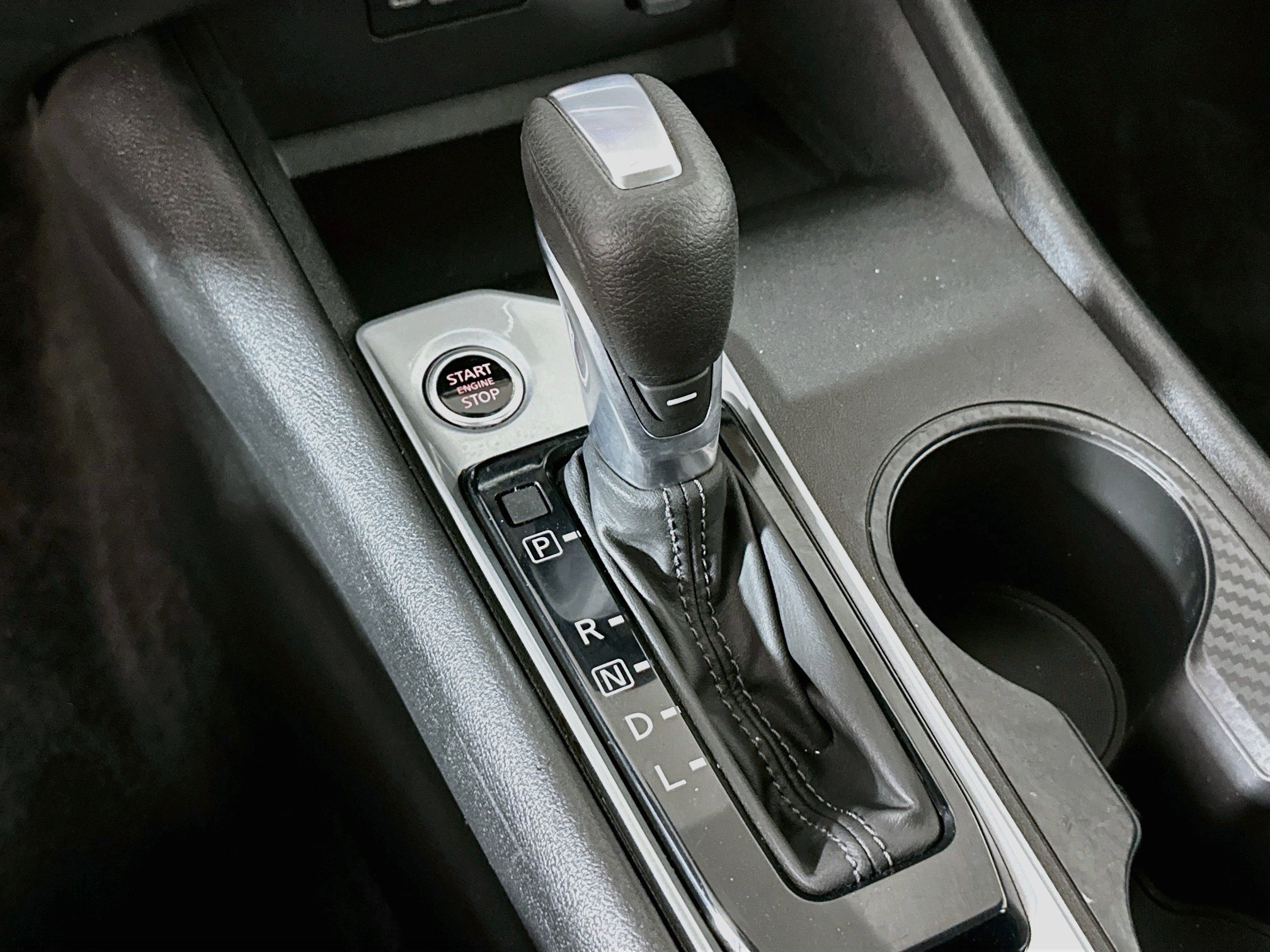 Used 2025 Nissan Altima 2.5 SV FWD image 24