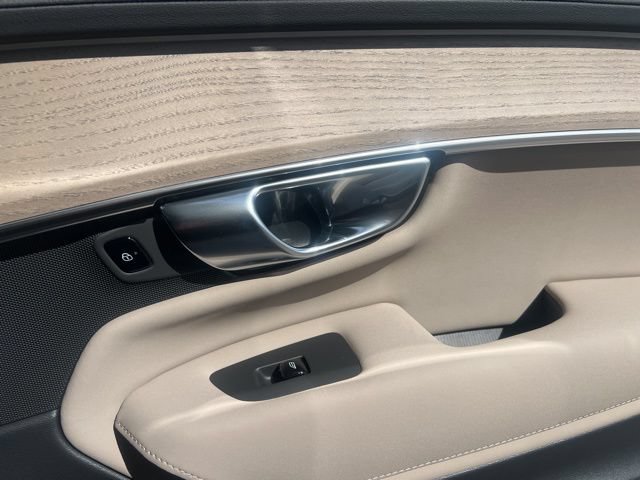 New 2026 Volvo XC90 T8 Plus w/ Protection Package AWD/4WD image 29