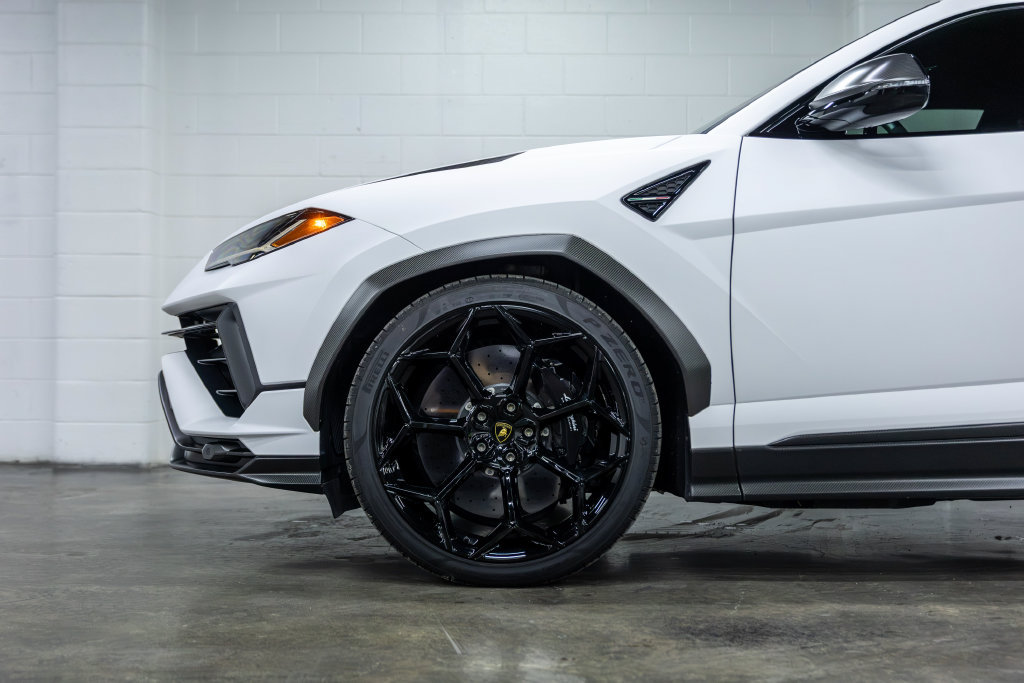Used 2023 Lamborghini Urus Performante AWD/4WD image 19