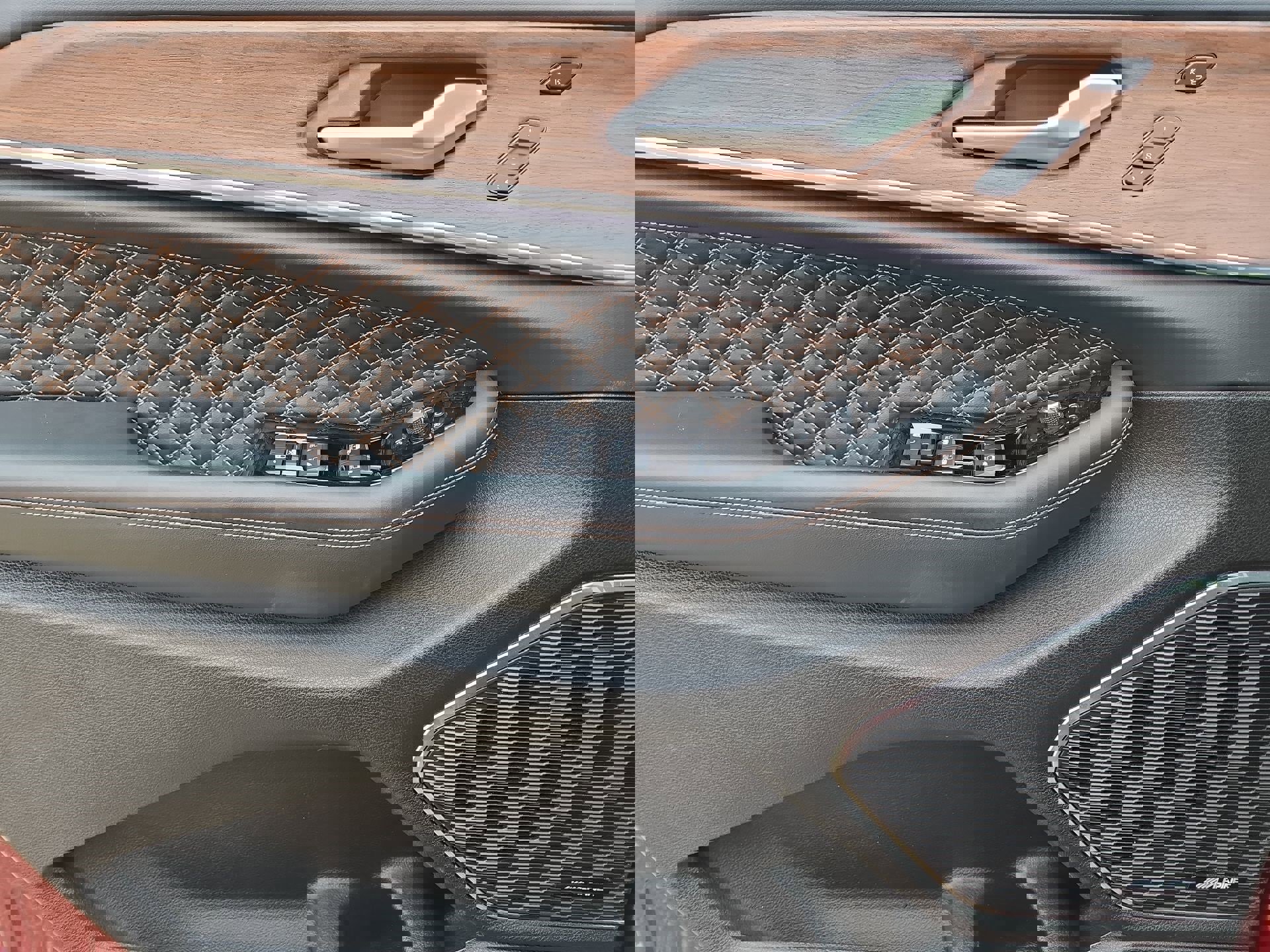 Used 2023 Jeep Grand Cherokee L Summit w/ High Altitude Package image 15