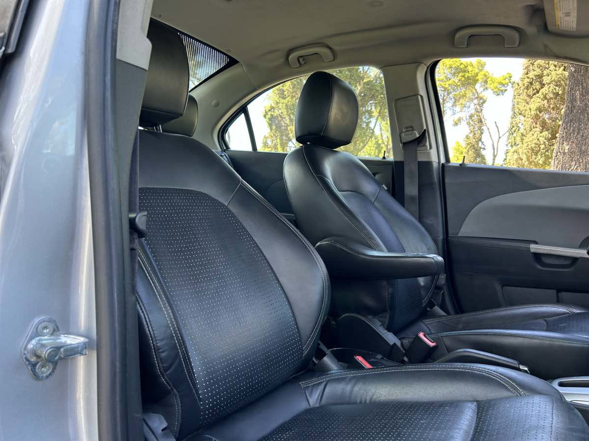 Used 2017 Chevrolet Sonic Premier image 28