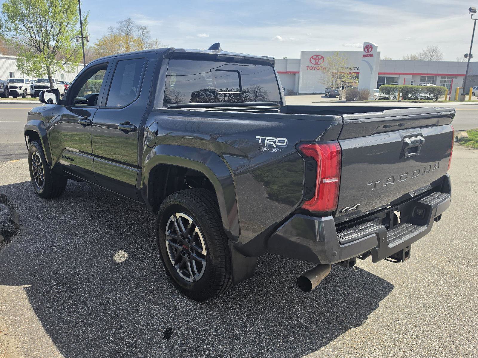 Used 2024 Toyota Tacoma TRD Sport w/ TRD Sport Upgrade Package AWD/4WD image 6