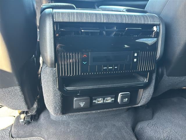 Used 2023 Jeep Wagoneer Series II AWD/4WD image 26
