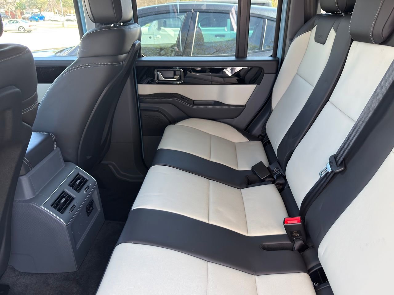 Used 2024 INEOS Grenadier Fieldmaster Edition image 32