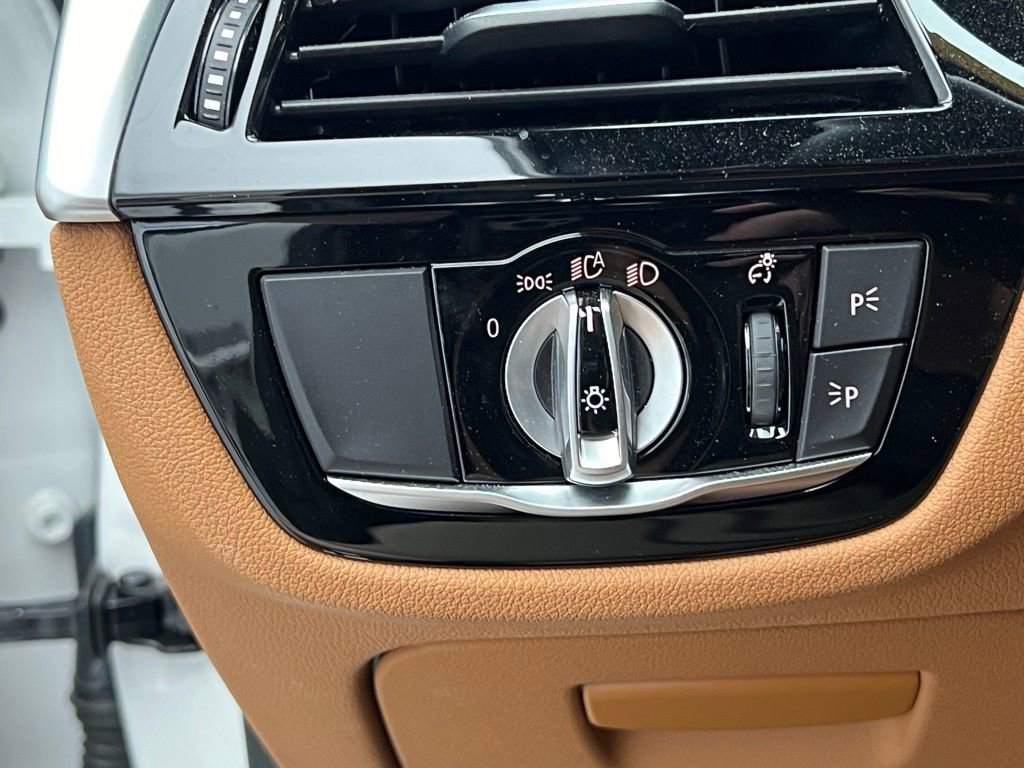 Certified 2022 BMW 540i w/ Premium Package image 20