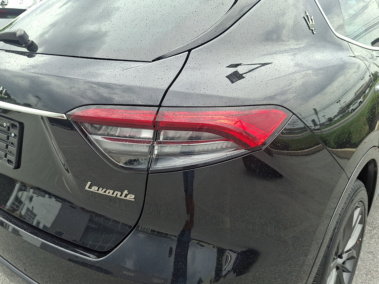 Used 2024 Maserati Levante GT Ultima AWD/4WD image 23