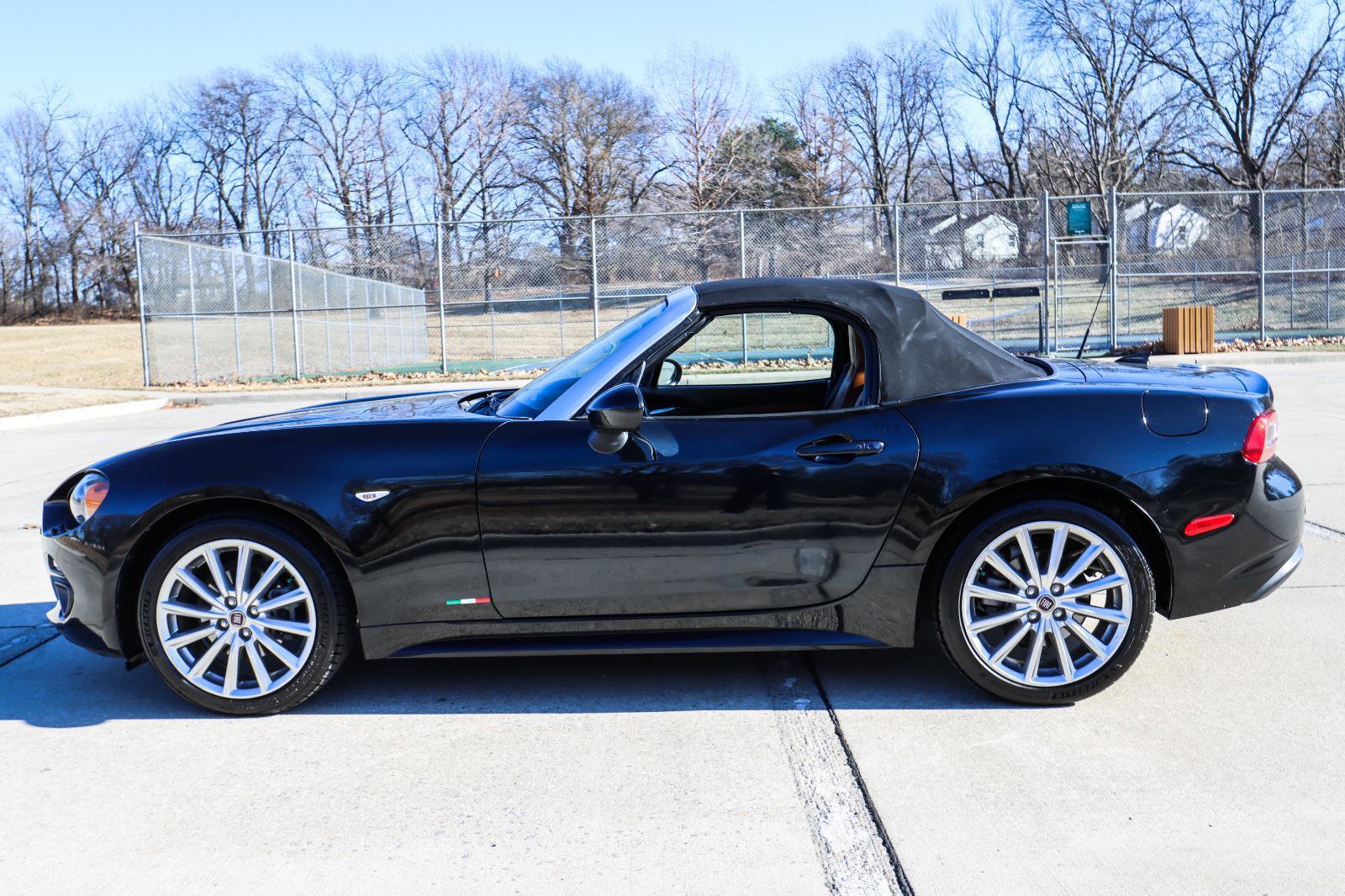 Used 2017 FIAT 124 Spider Lusso image 4