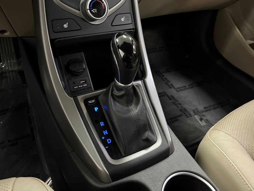 Used 2015 Hyundai Elantra Limited FWD image 26