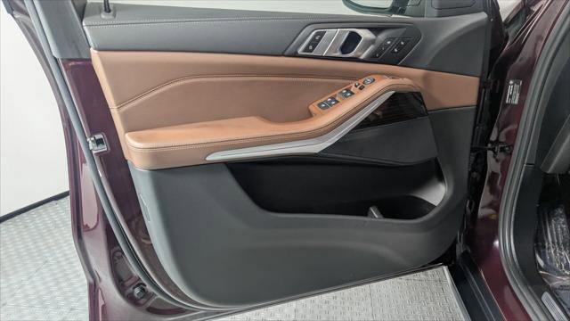 Used 2020 BMW X5 sDrive40i w/ Luxury Seating Package image 13