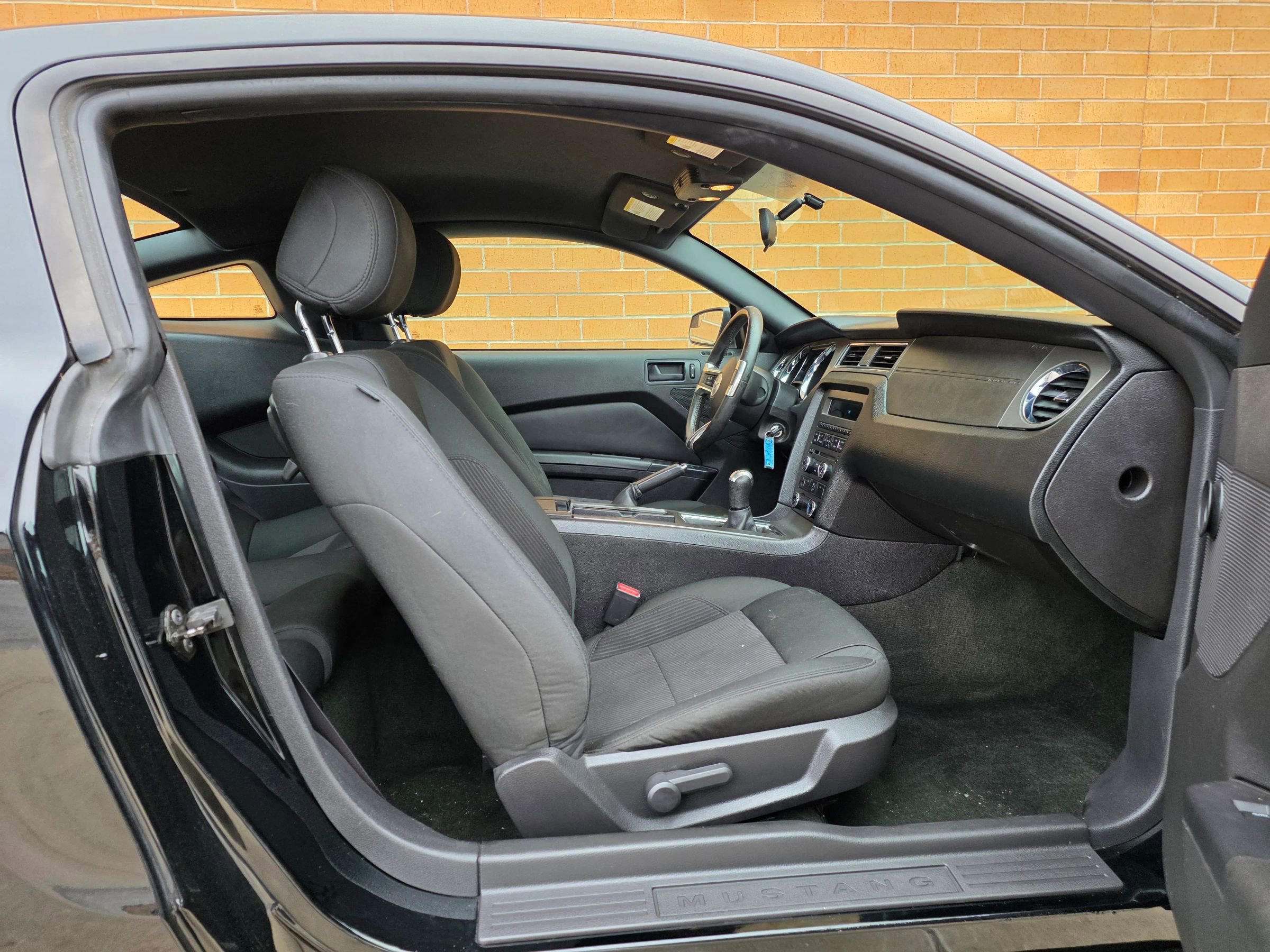 Used 2014 Ford Mustang GT RWD image 15
