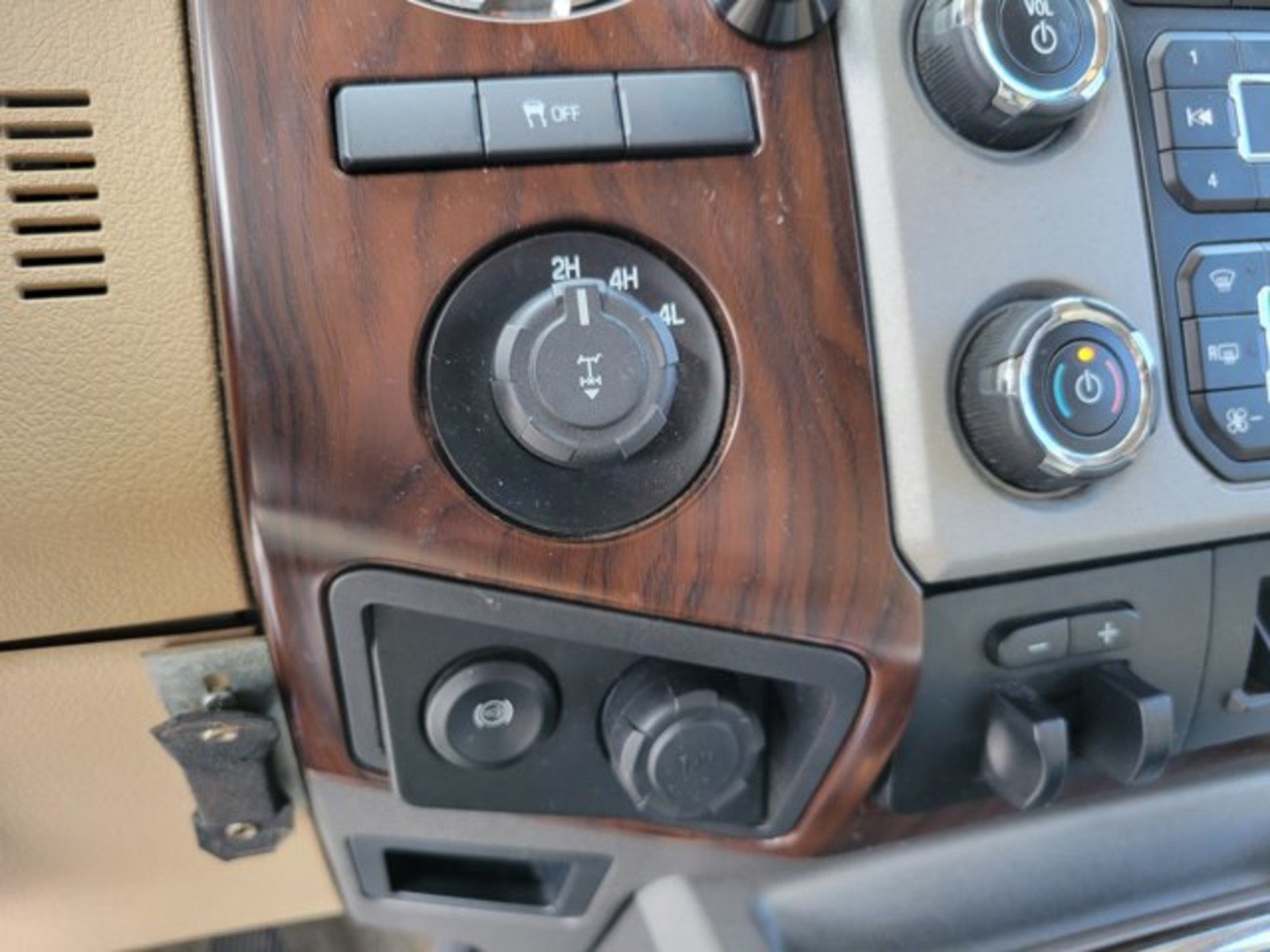 Used 2015 Ford F250 Lariat w/ Chrome Package AWD/4WD image 23