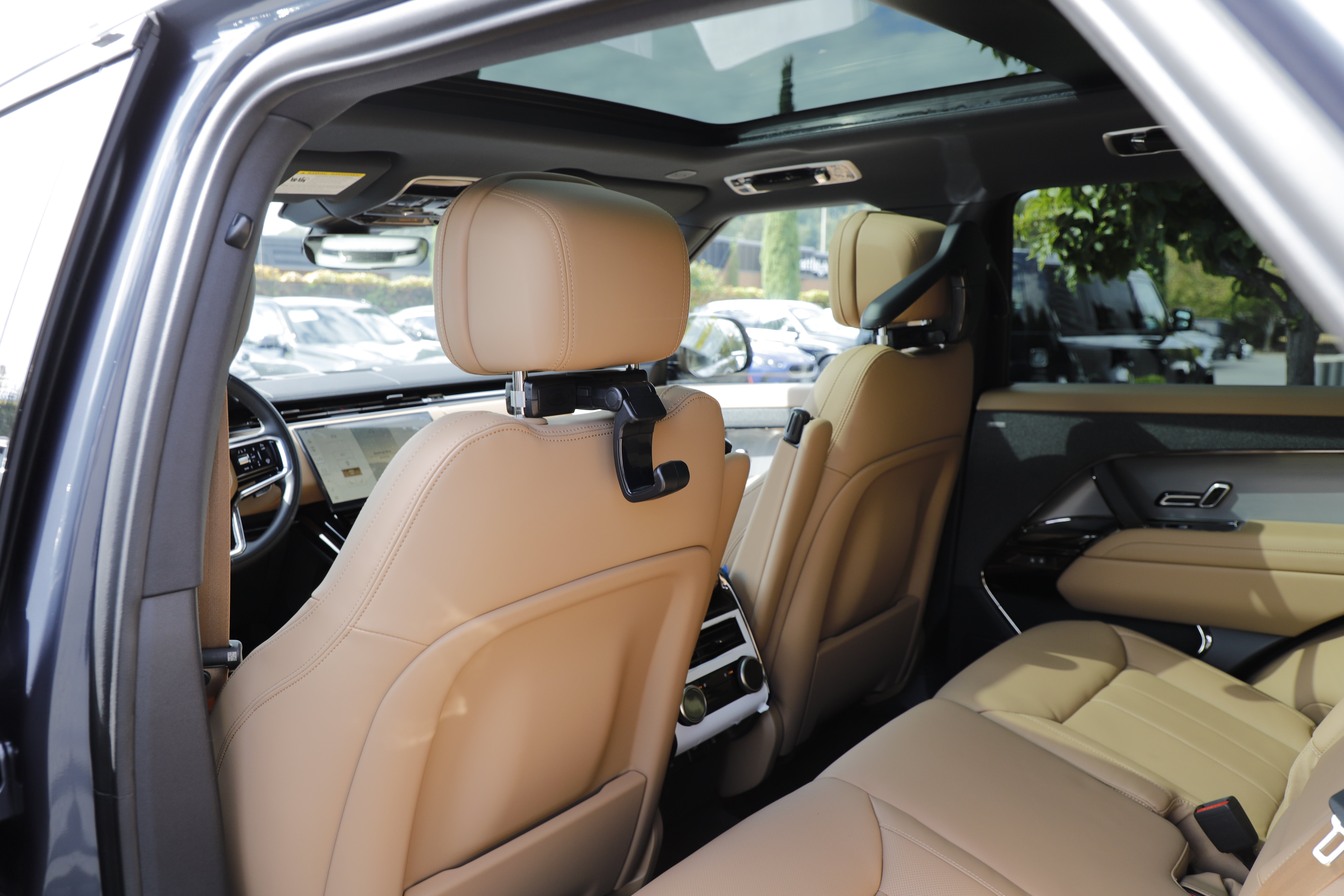 New 2026 Land Rover Range Rover Sport SE AWD/4WD image 15