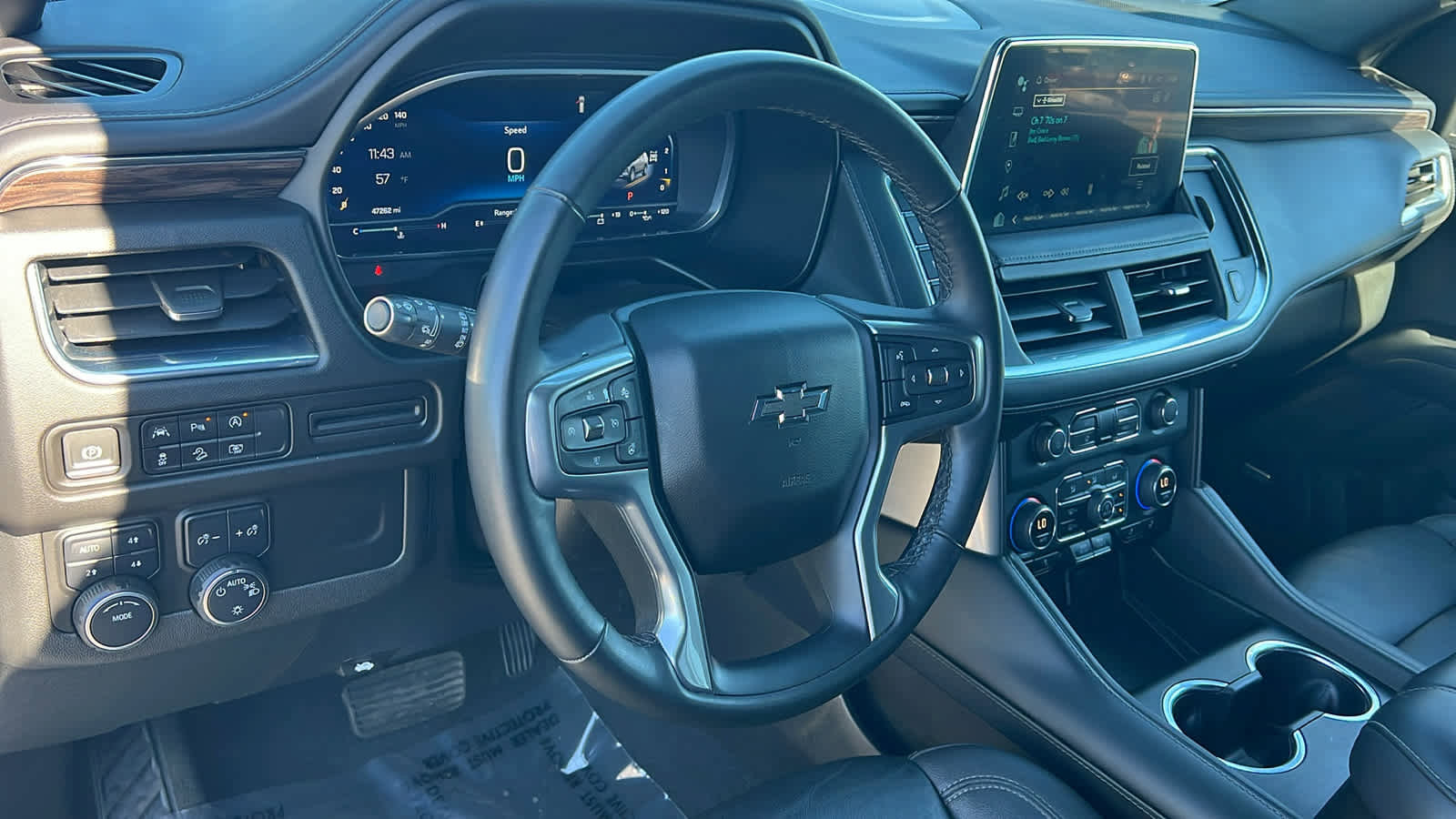 Used 2023 Chevrolet Tahoe Z71 w/ Luxury Package image 10