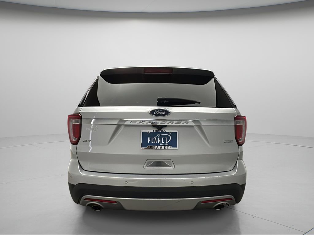 Used 2016 Ford Explorer XLT w/ Equipment Group 202A AWD/4WD image 6
