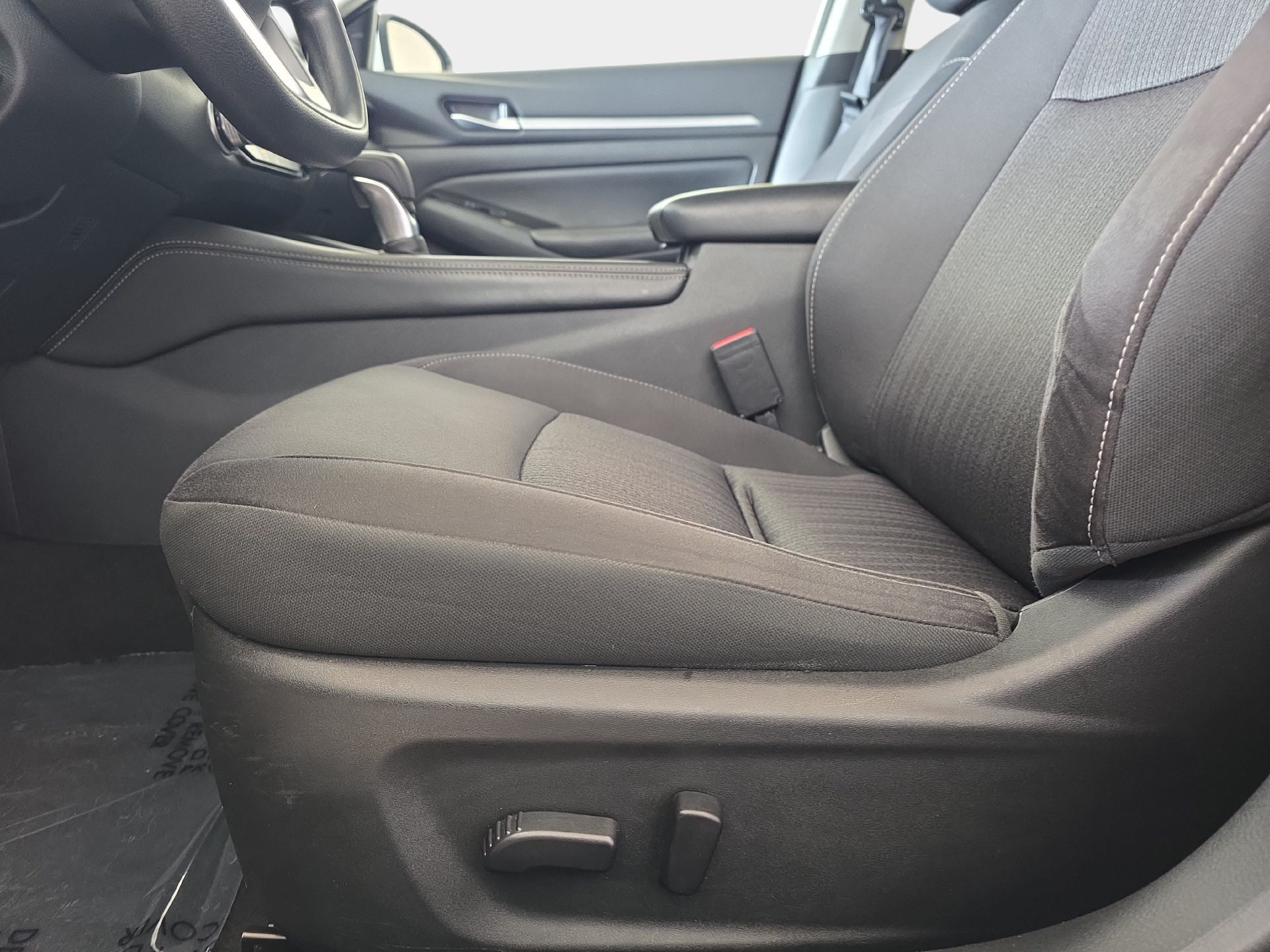 Used 2023 Nissan Altima 2.5 SV FWD image 27