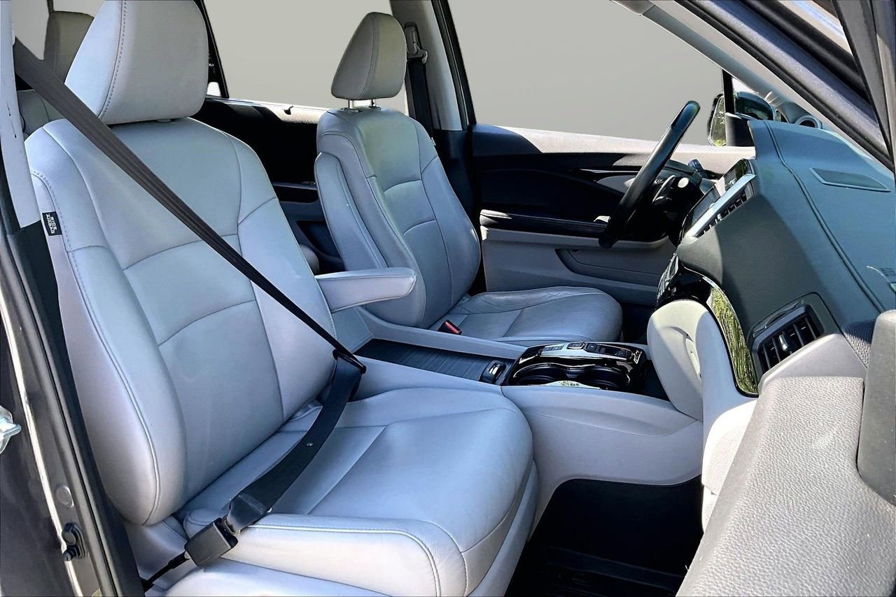Used 2016 Honda Pilot Touring image 24
