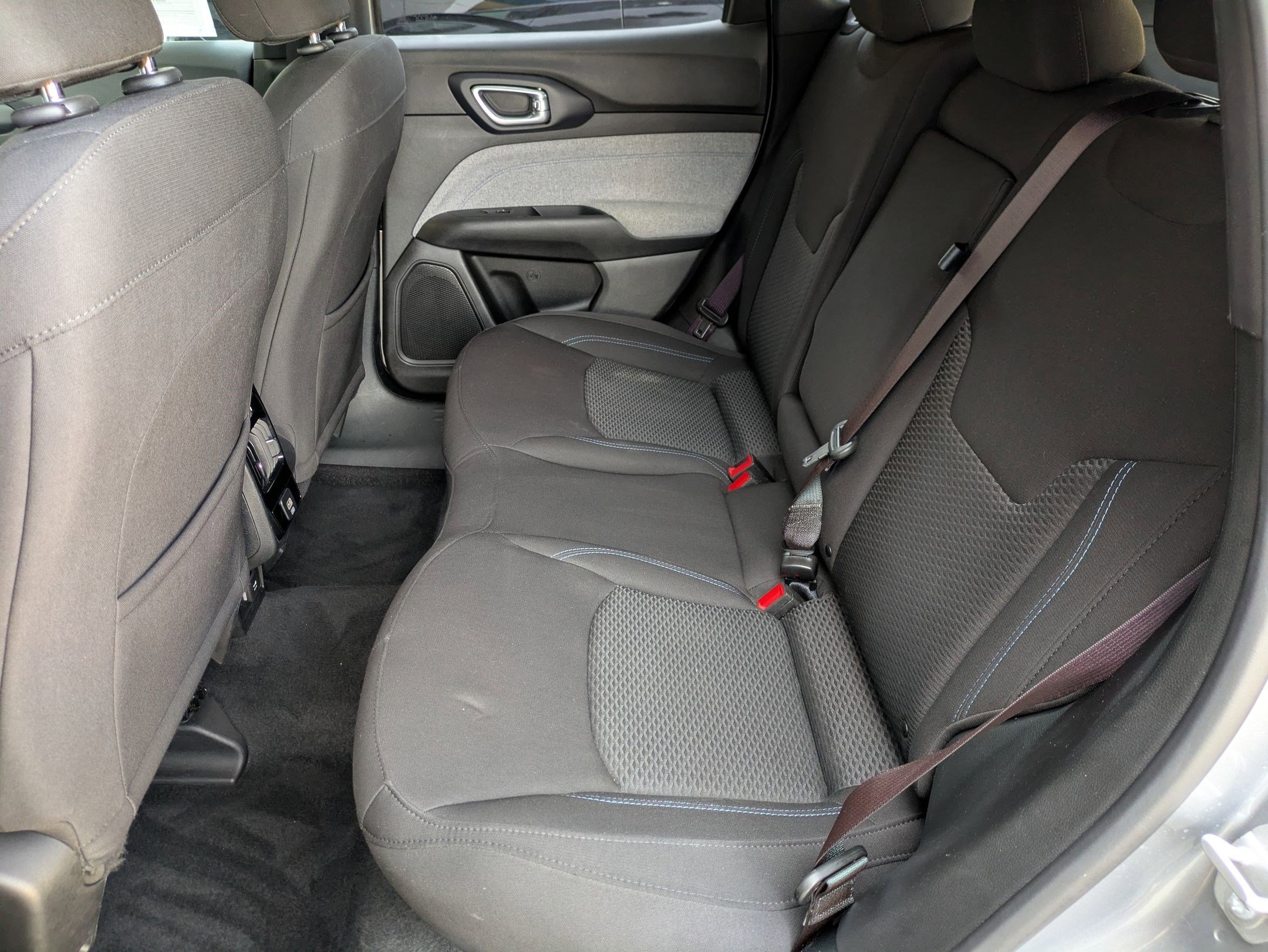 Used 2023 Jeep Compass Sport image 24