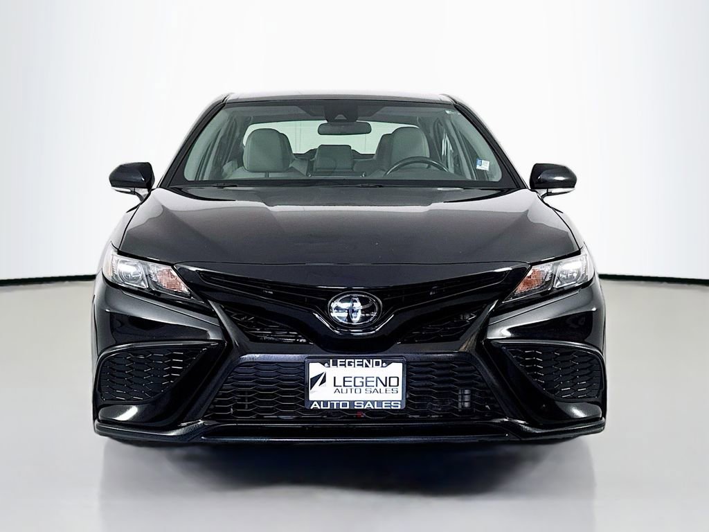 Used 2023 Toyota Camry SE AWD/4WD image 2