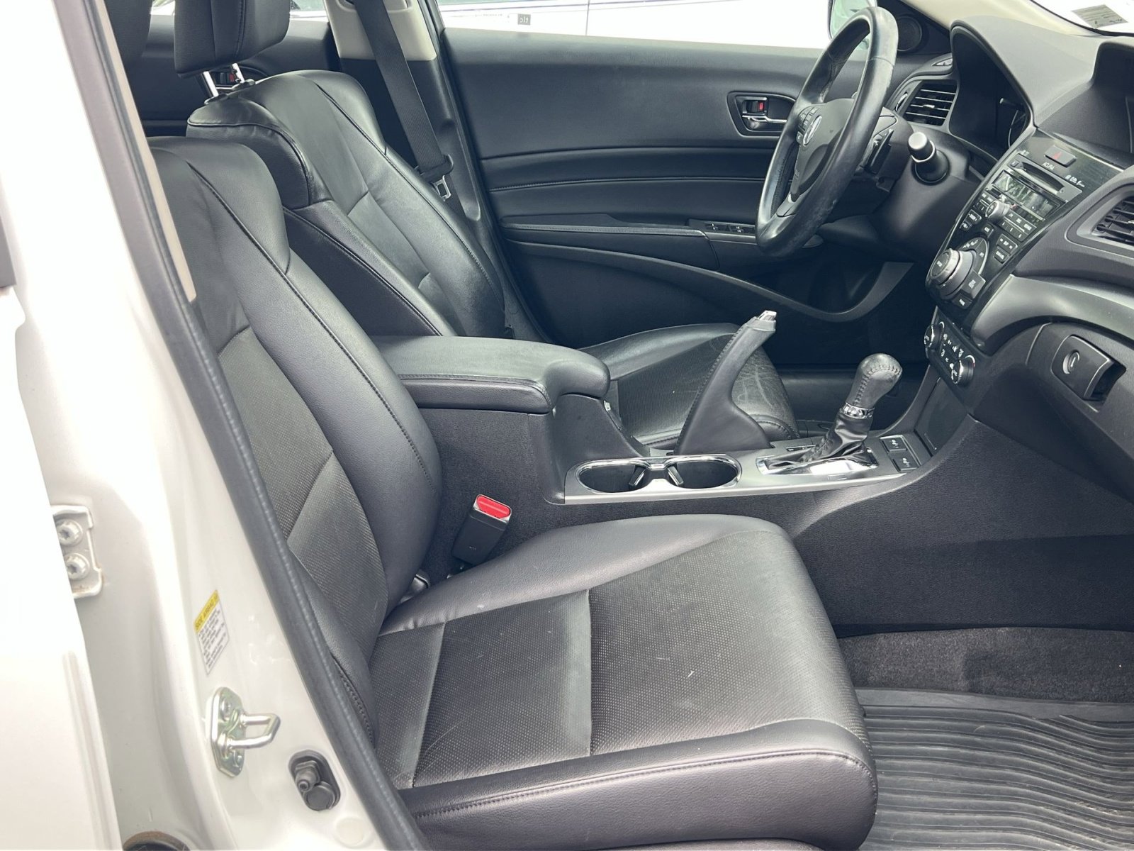 Used 2015 Acura ILX w/ Technology Package FWD image 23
