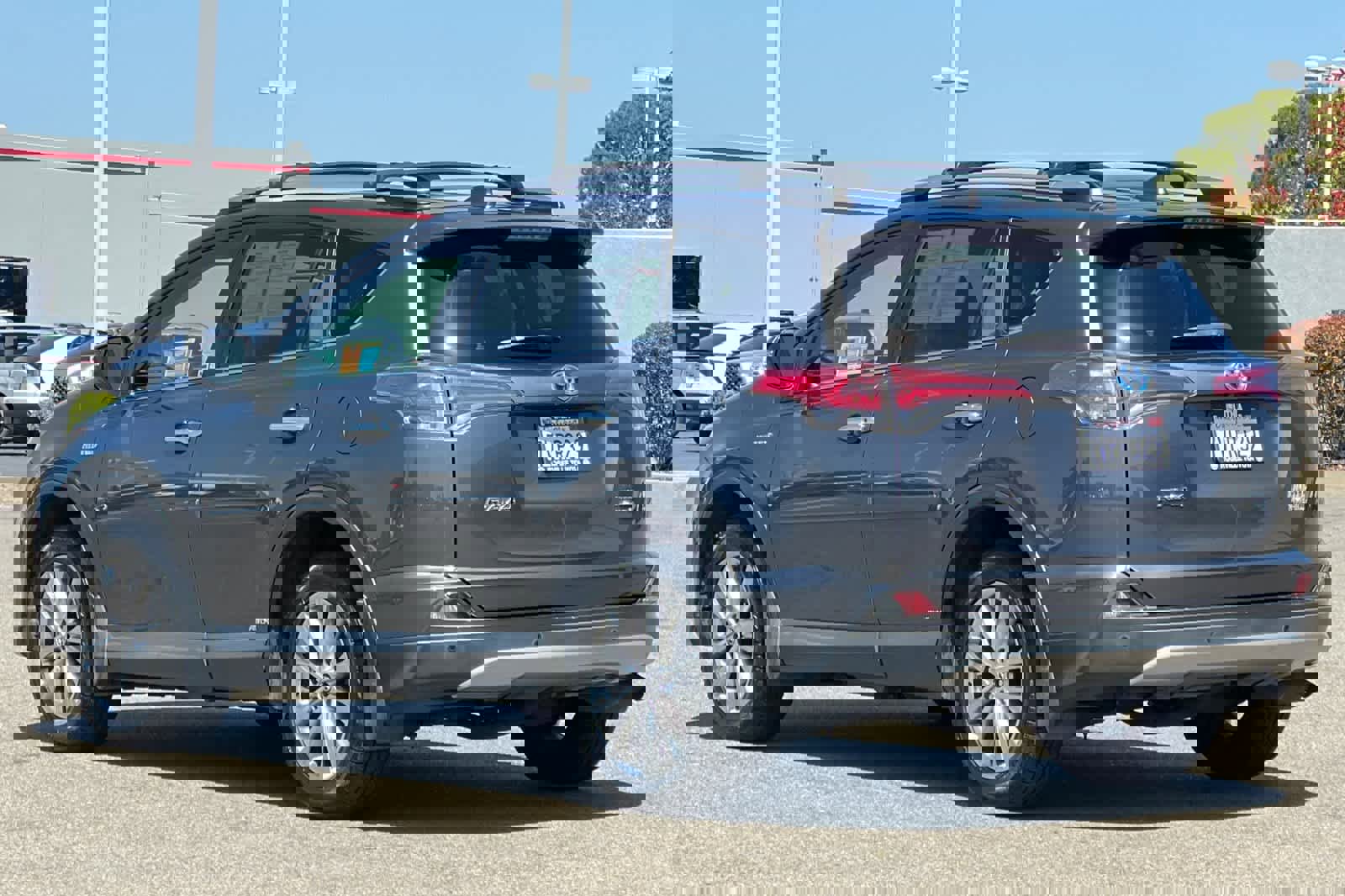 Used 2017 Toyota RAV4 Limited AWD/4WD image 7