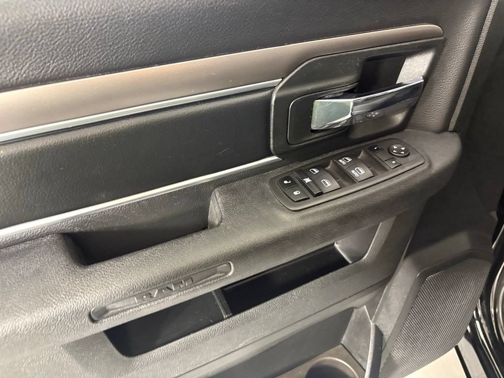 Used 2024 RAM 1500 Warlock AWD/4WD image 19