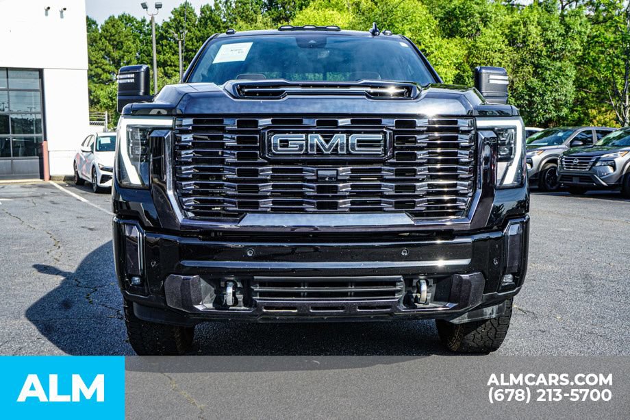 Used 2024 GMC Sierra 3500 Denali Ultimate AWD/4WD image 9