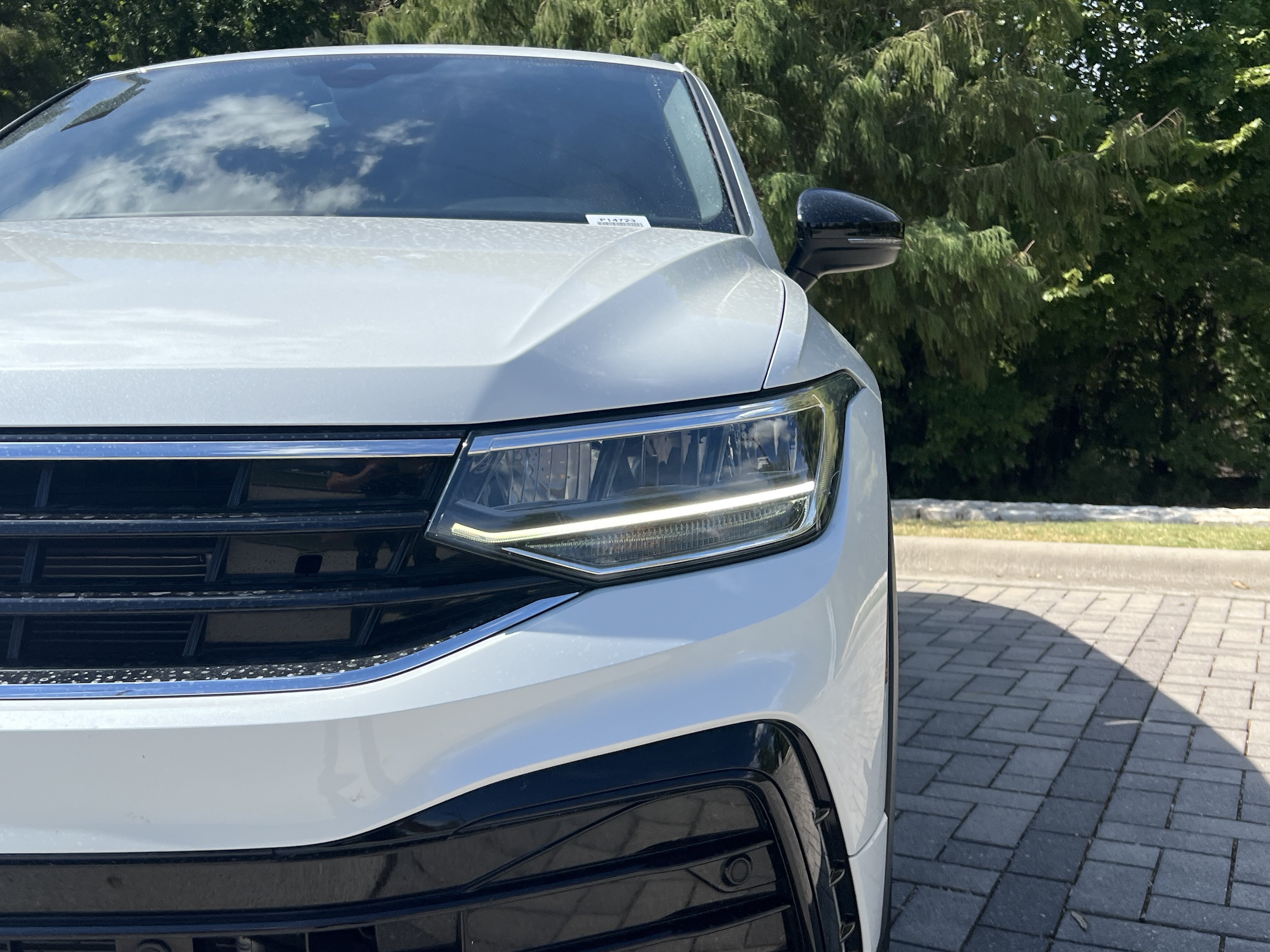 Certified 2023 Volkswagen Tiguan SE R-Line FWD image 5