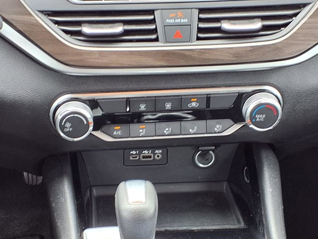 Used 2024 Nissan Altima 2.5 SV FWD image 16
