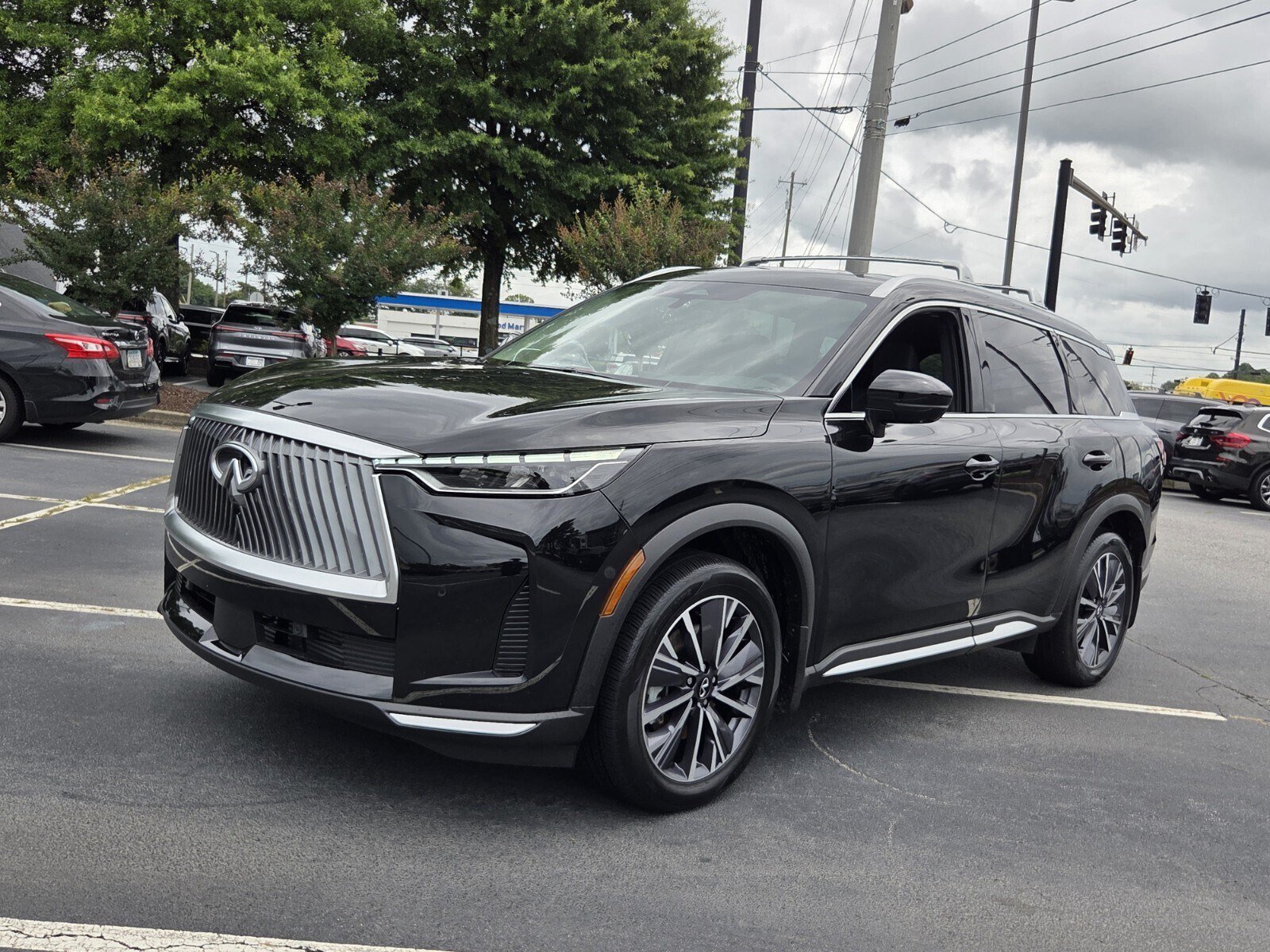 Certified 2026 INFINITI QX60 Luxe w/ Cargo Package FWD image 1