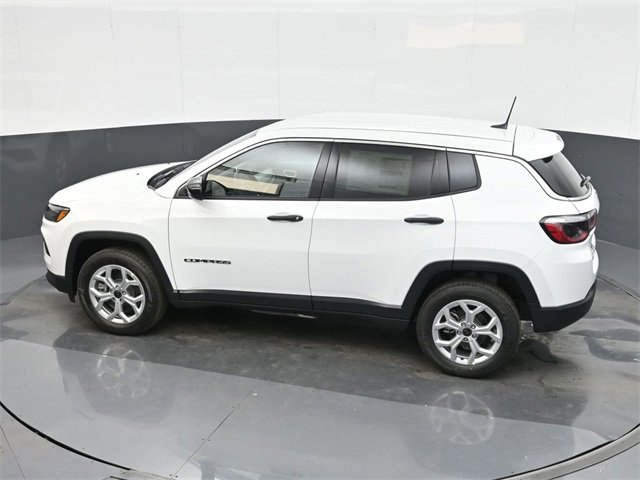 Used 2025 Jeep Compass Sport image 25