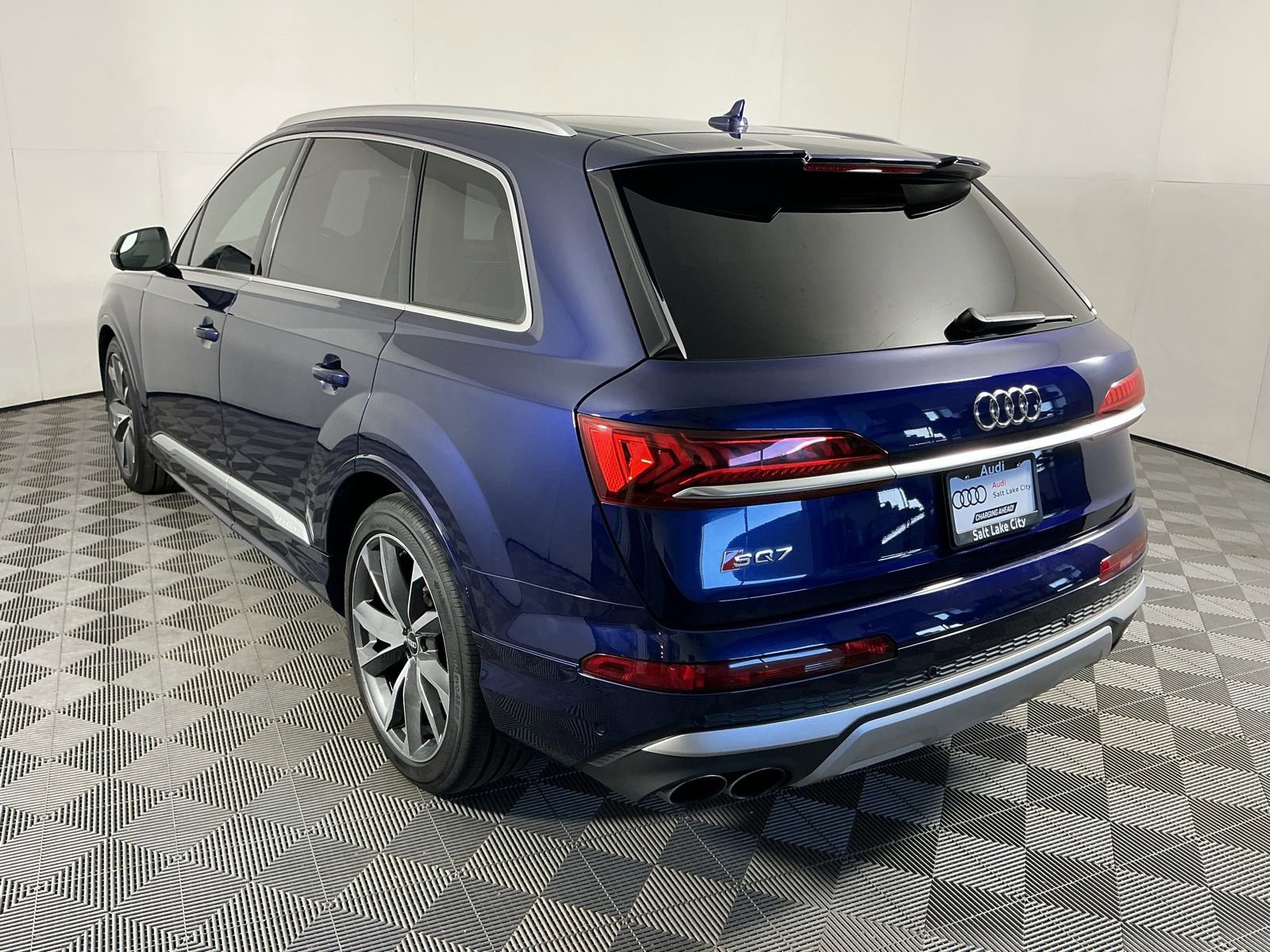 Used 2022 Audi SQ7 Prestige w/ Prestige Package image 7