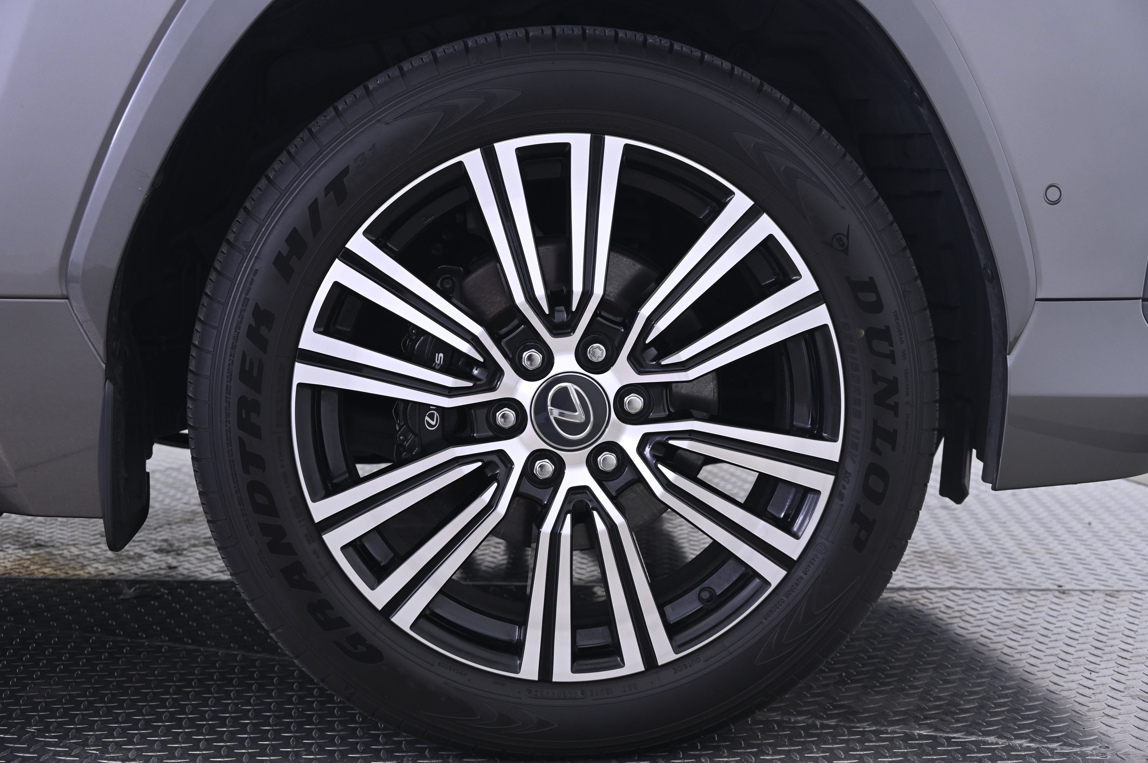 Used 2026 Lexus LX 700h Luxury AWD/4WD image 14