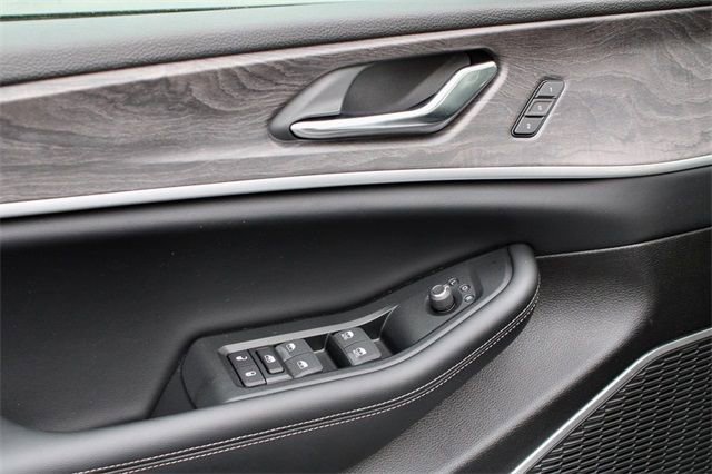 New 2024 Jeep Grand Cherokee L Limited w/ Trailer Tow Package image 16