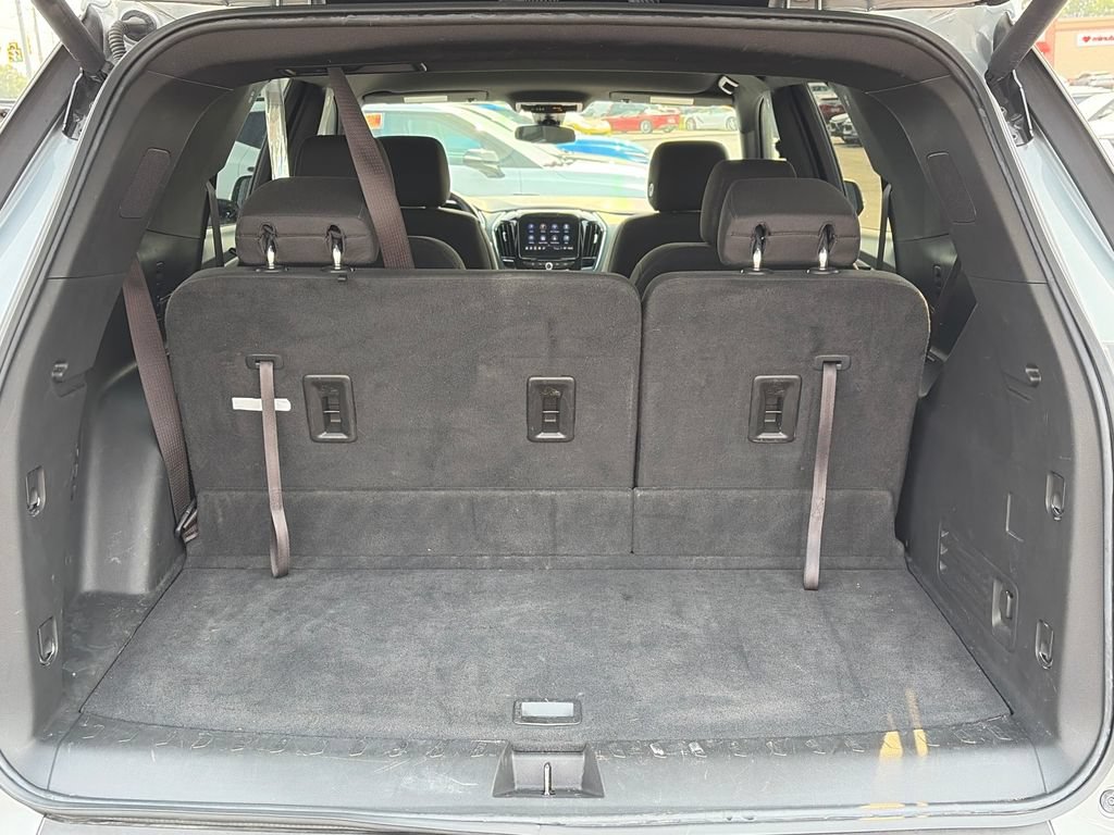 Used 2023 Chevrolet Traverse LT FWD image 7