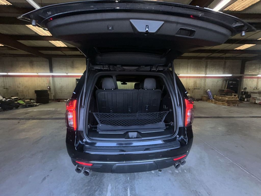 Used 2022 Chevrolet Tahoe RST w/ Sport Performance Package image 31