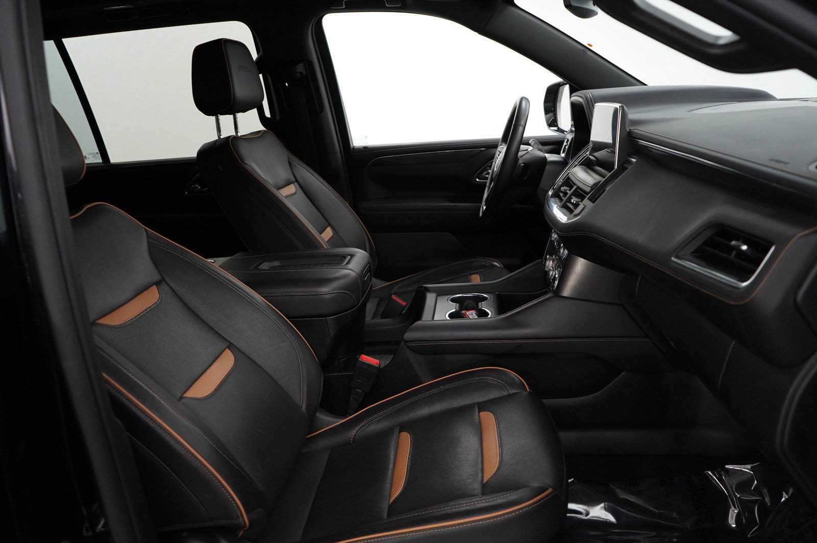 Used 2023 GMC Yukon XL AT4 w/ AT4 Premium Package image 11