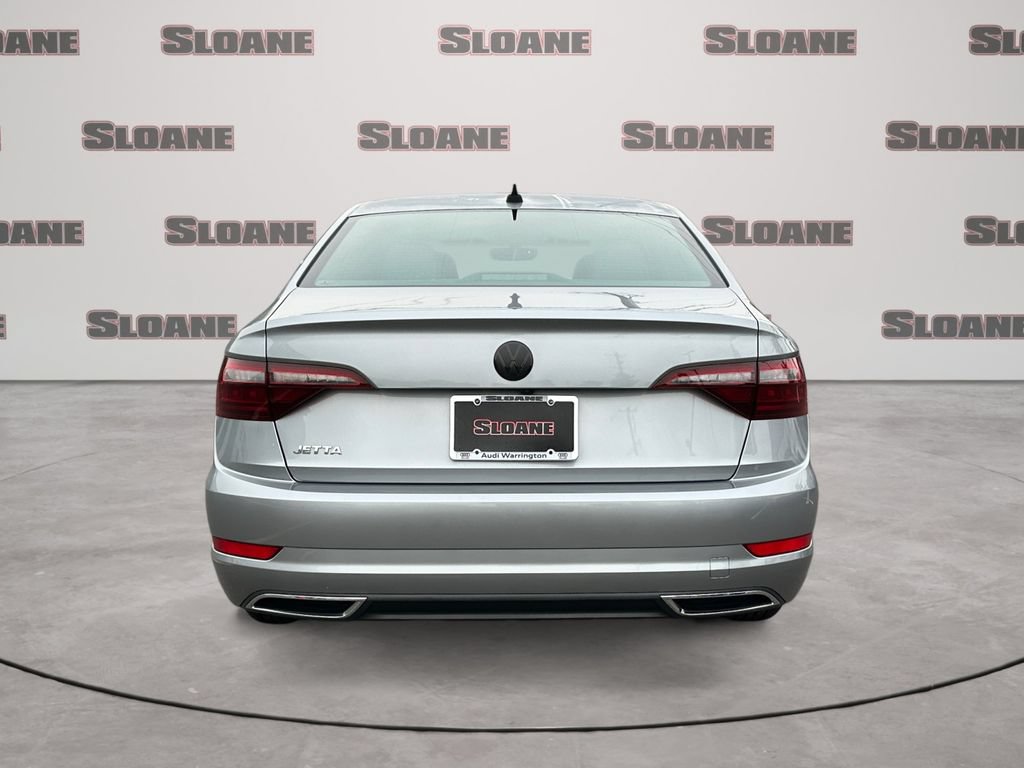 Used 2020 Volkswagen Jetta R-Line w/ R-Line Cold Weather Package FWD image 4