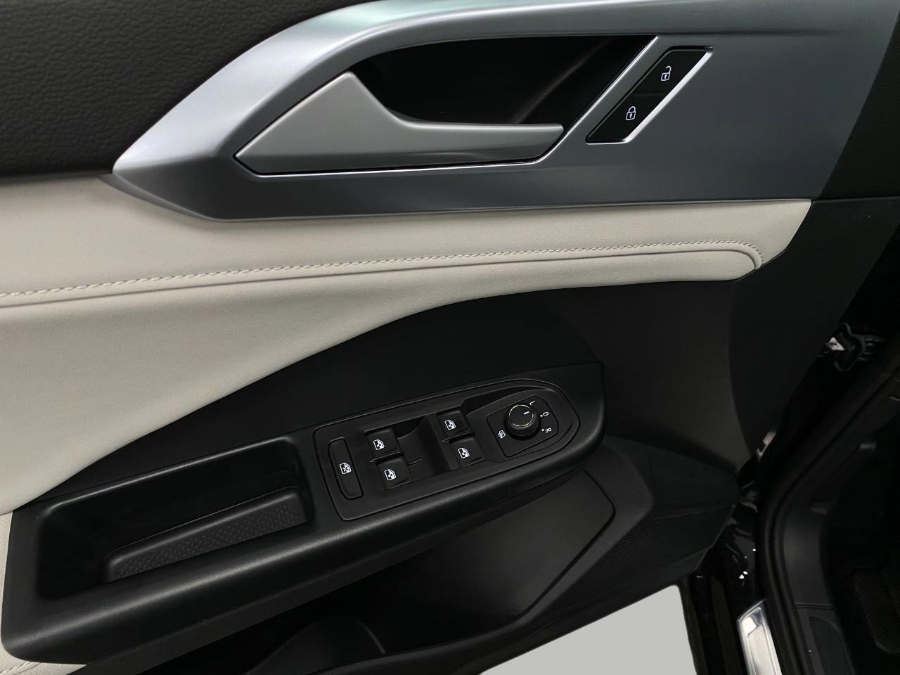 New 2026 Volkswagen Taos SE AWD/4WD image 58
